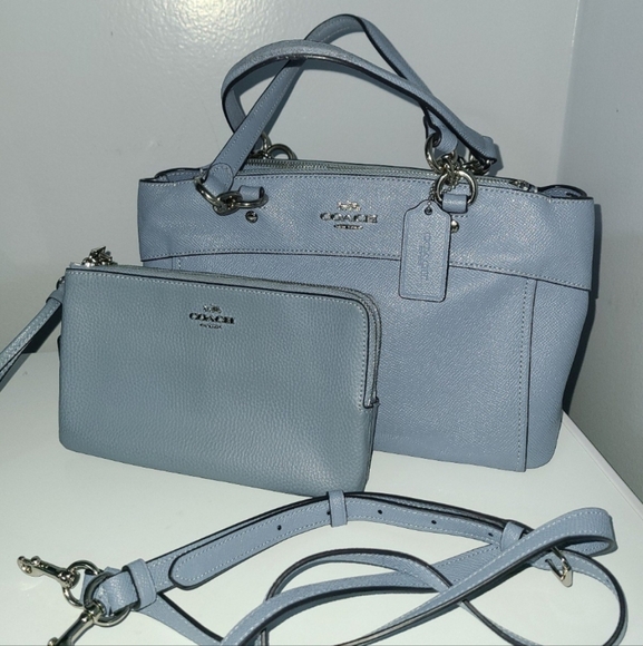 Coach Handbags - Coach Bag